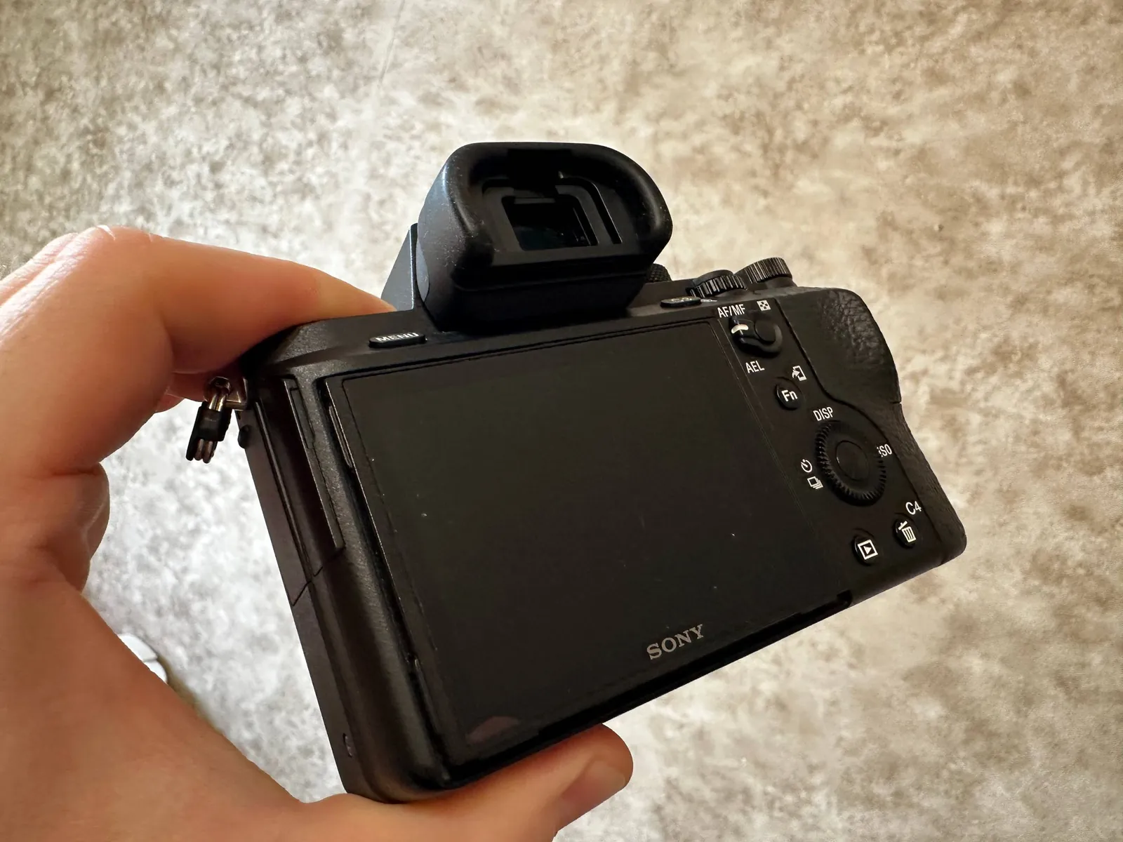 Беззеркальная камера Sony a7 II с объективами 4