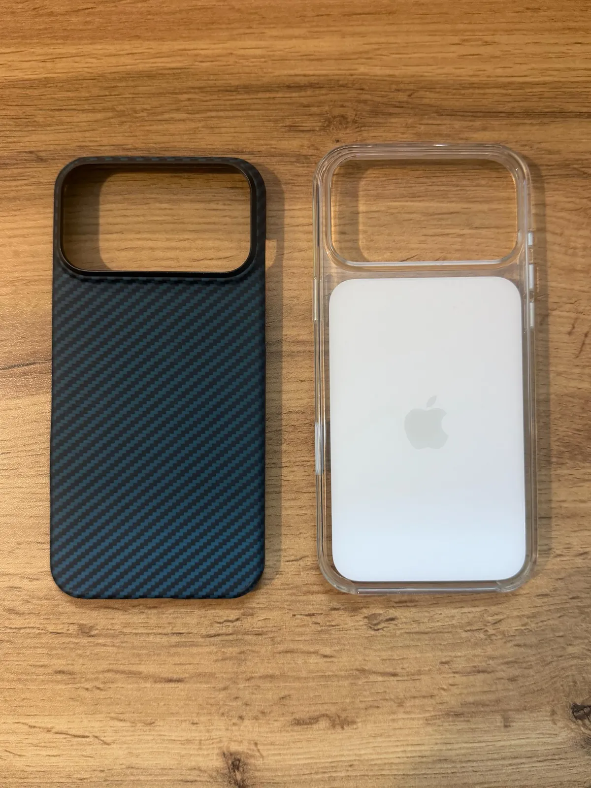 Чехлы Apple и PITAKA для iPhone 17 Pro Max 1