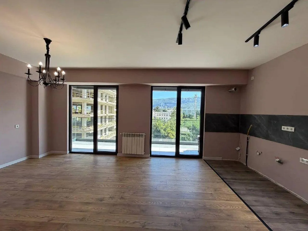 Квартира 87 м² с балконом в Сабуртало 5