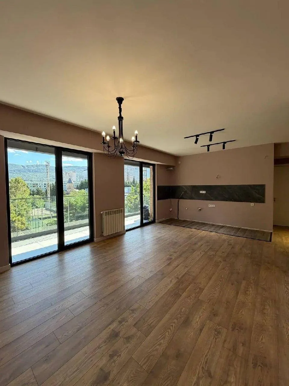Квартира 87 м² с балконом в Сабуртало 4