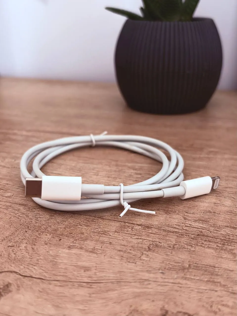 Оригинальный кабель Apple USB-C Lightning 1