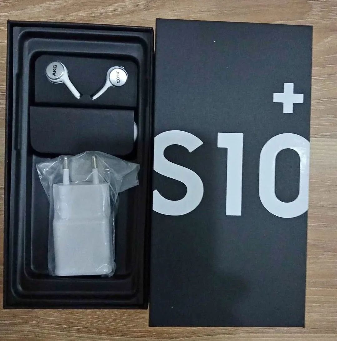 Смартфон Samsung Galaxy S10+ в новом состоянии 1