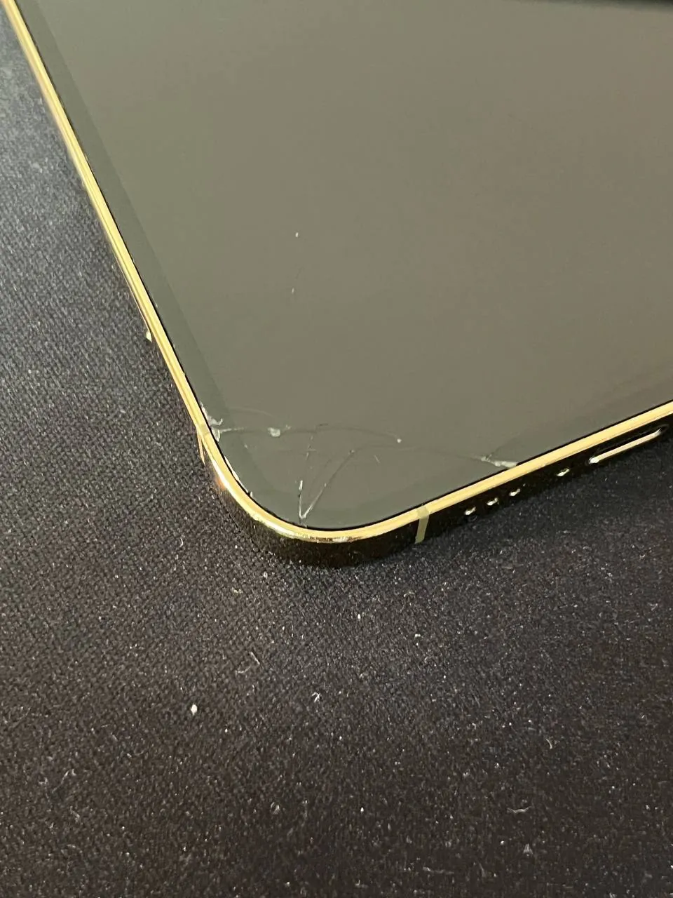 Смартфон iPhone 12 Pro золотой, экран с трещиной 3