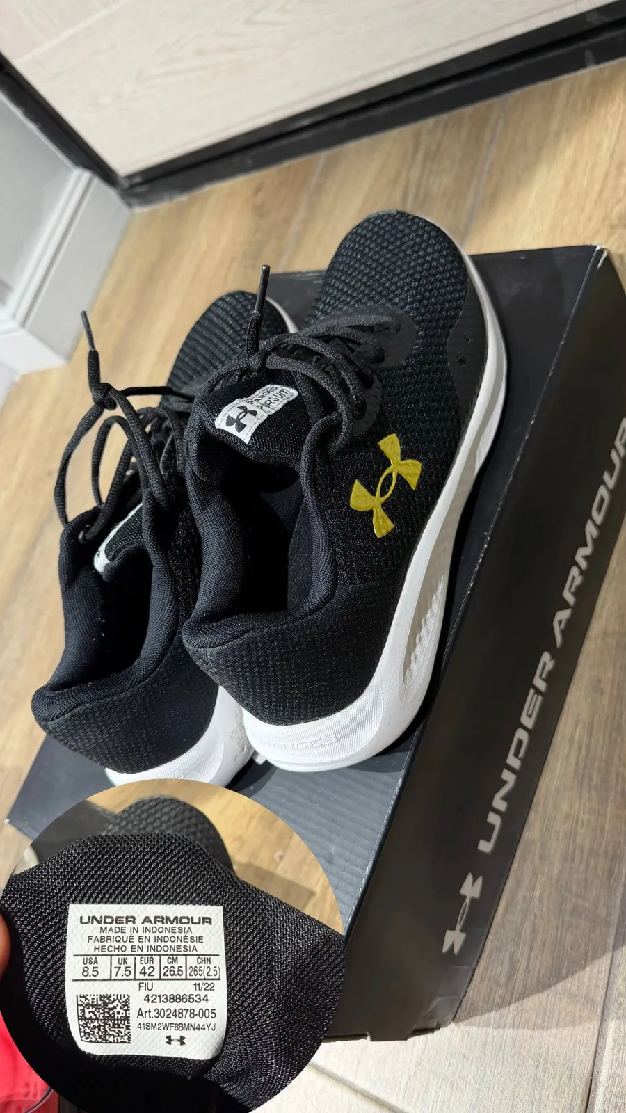 Кроссовки Under Armour, перчатки и рюкзак 1