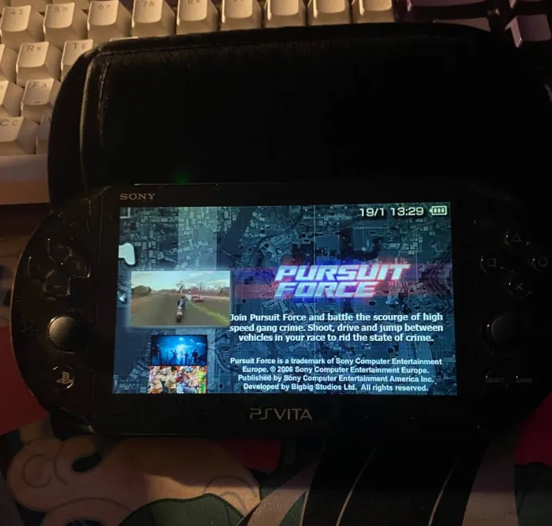 Игровая приставка PS Vita Slim 1
