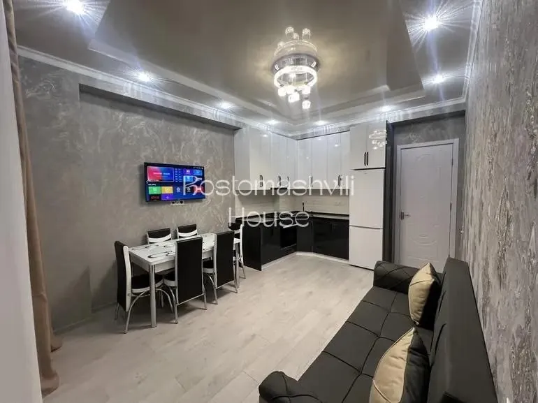 Квартира 80 м² с балконом в Варкетили 1