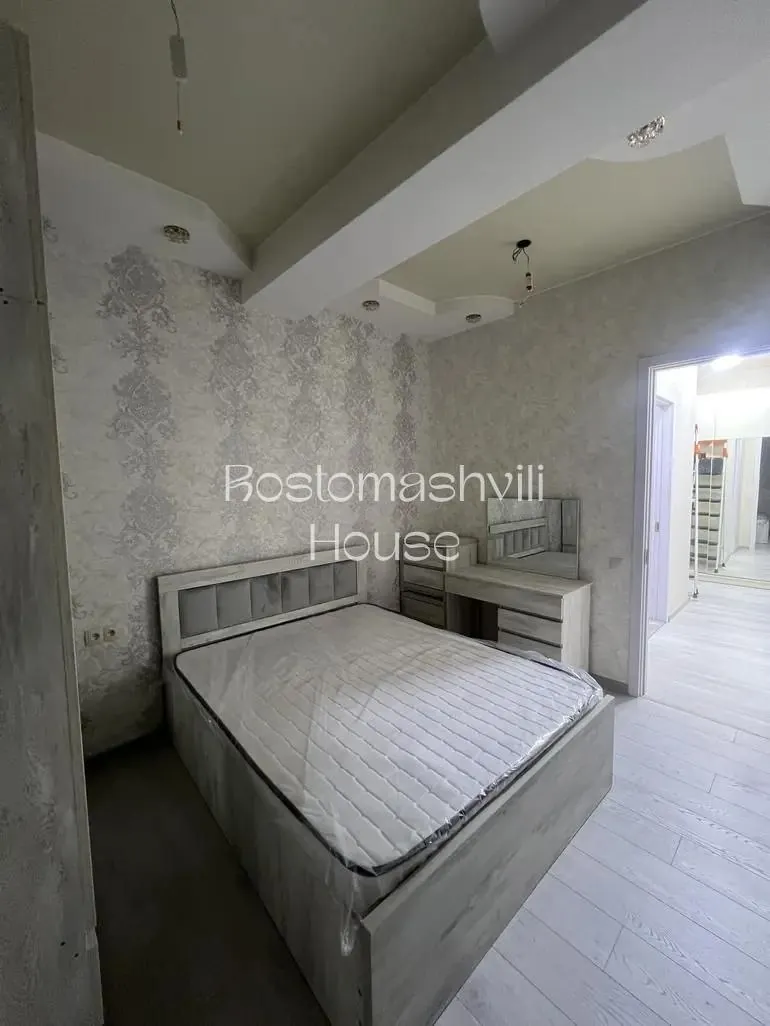 Квартира 80 м² с балконом в Варкетили 6
