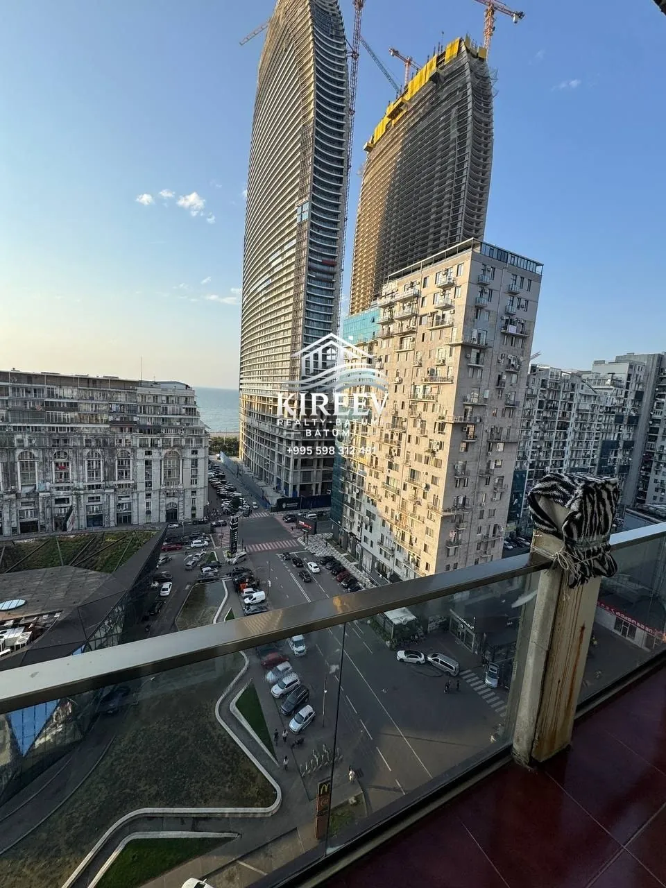 Квартира 50 м² с парковкой в Батуми 4