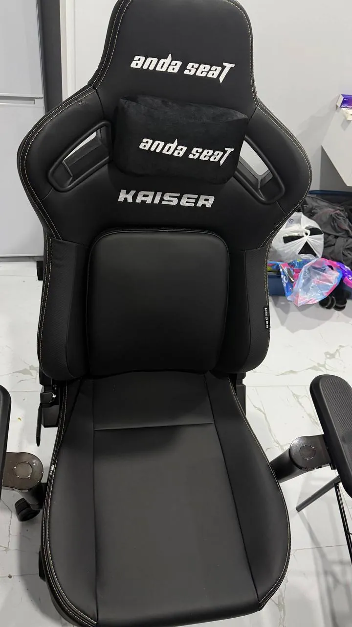 Игровое кресло AndaSeat и мониторы Samsung Odyssey 3