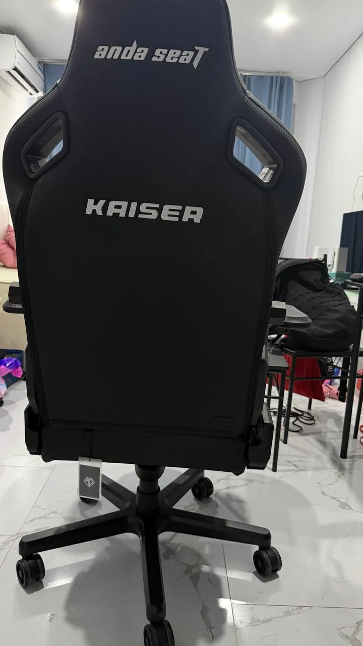 Игровое кресло AndaSeat и мониторы Samsung Odyssey 1