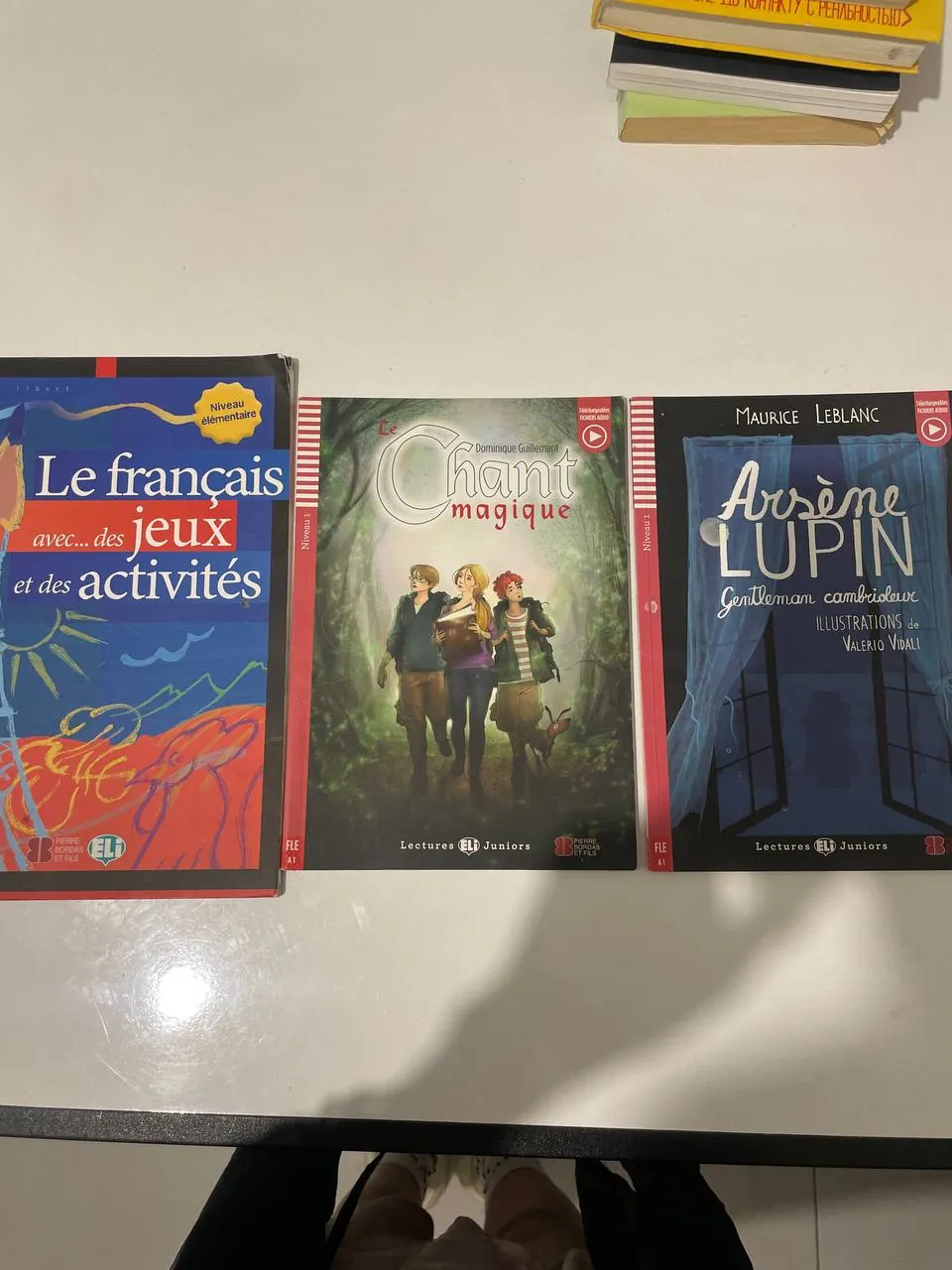 Разные вещи: книги, аксессуары, кухонные мелочи 2