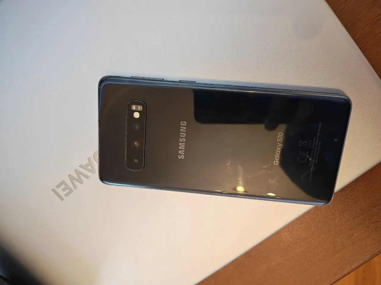 Смартфон Samsung Galaxy S10 3