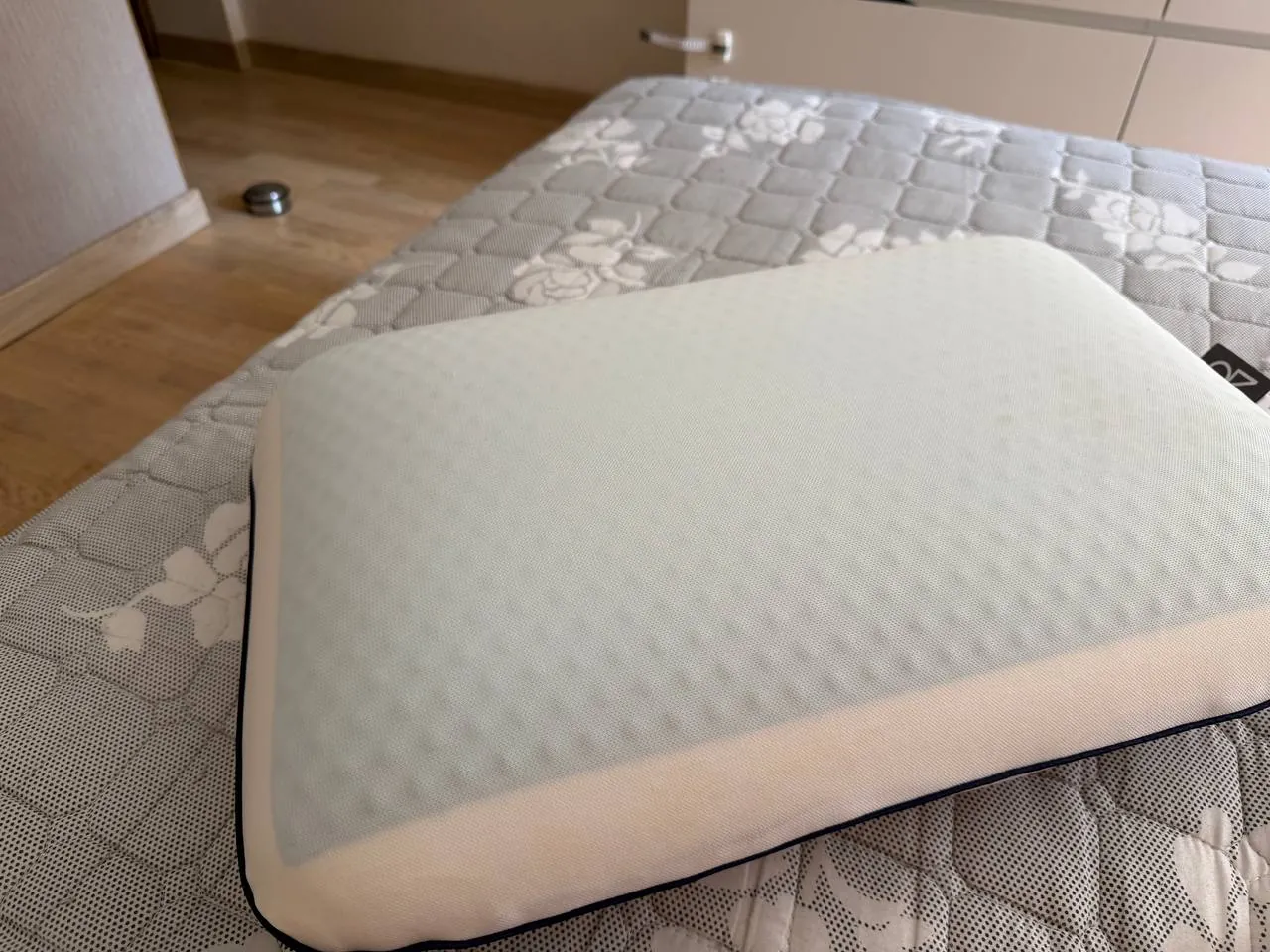 Ортопедическая подушка Visco Comfort с эффектом памяти 2