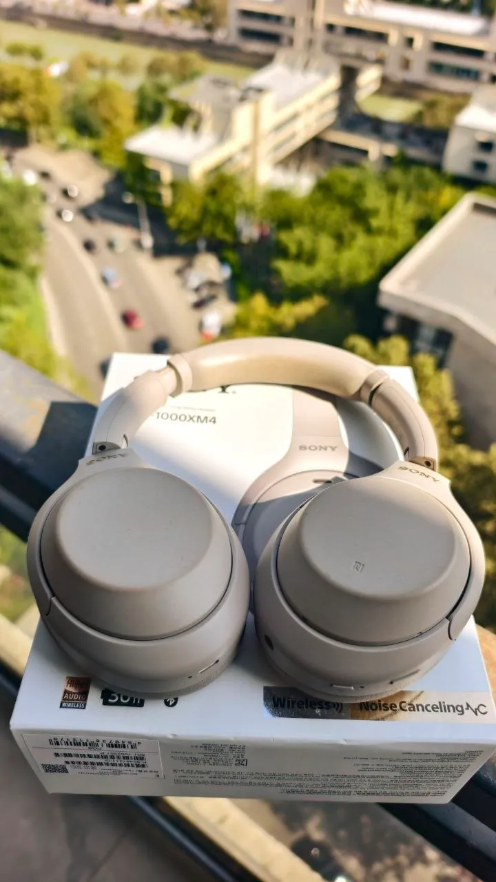 Наушники Sony WH-1000XM4 с полным комплектом 1