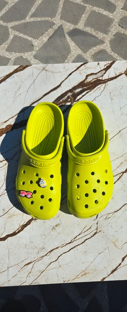 Кроксы Crocs Classic Clog салатового цвета 1