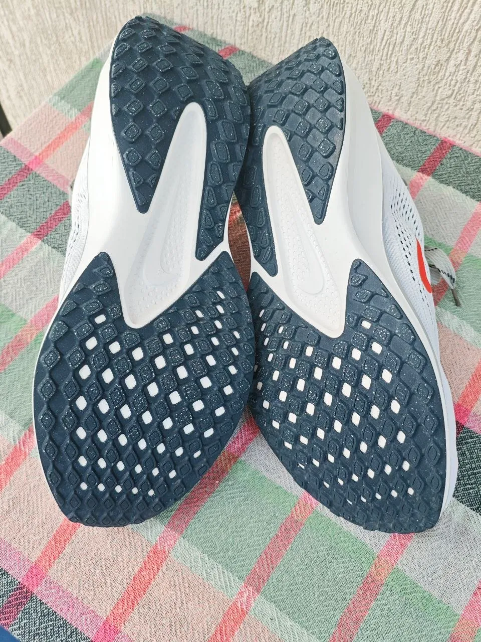 Беговые кроссовки Nike FD6033-107 размер 46 4