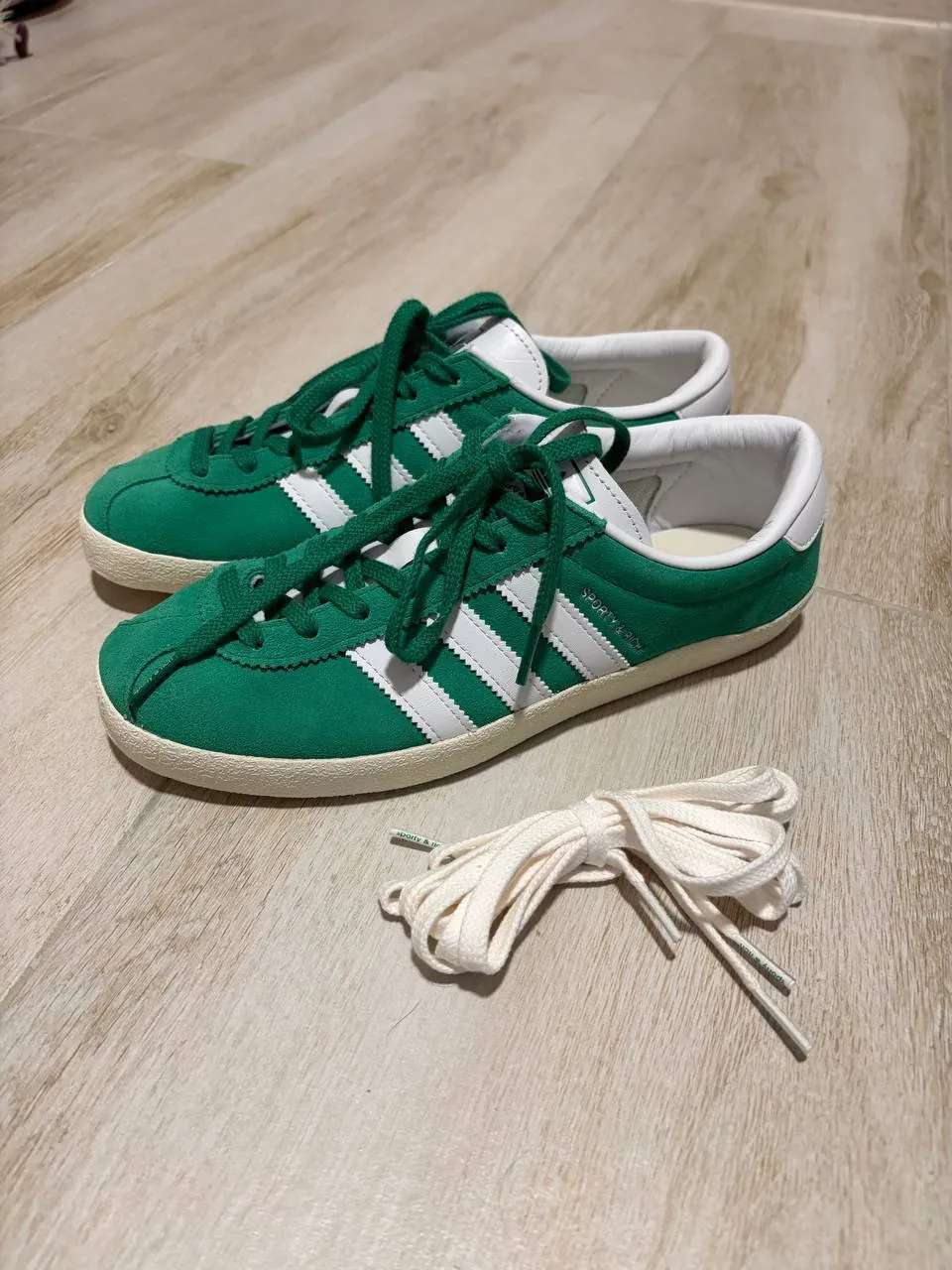 Кроссовки Adidas женские, размер US 8 1