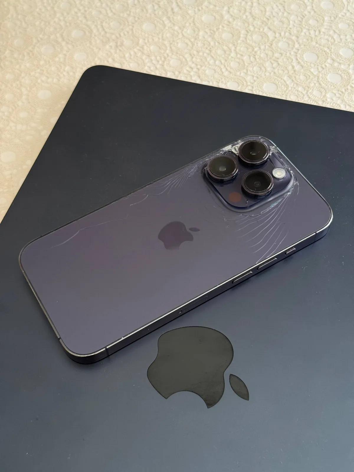 IPhone 14 Pro 256 ГБ с разбитым стеклом 3