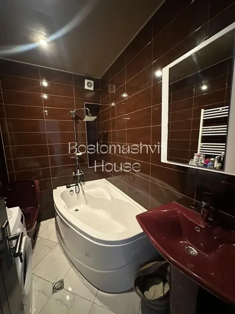 Квартира 55 м² с балконом в Надзаладеви 9