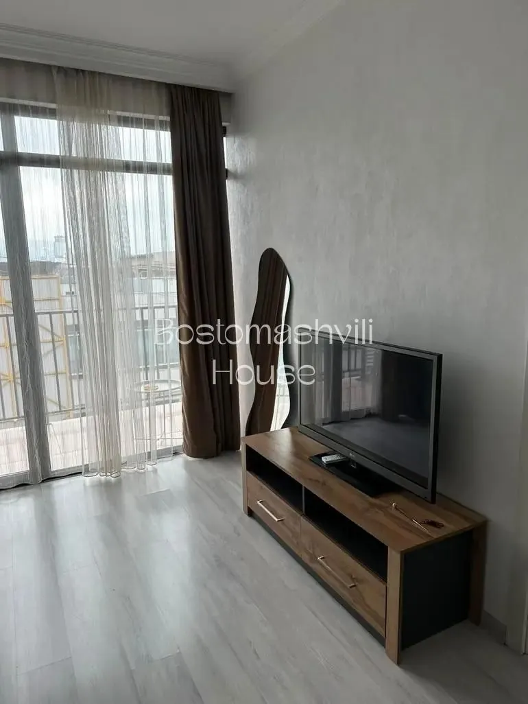 Квартира 55 м² с балконом в Надзаладеви 4