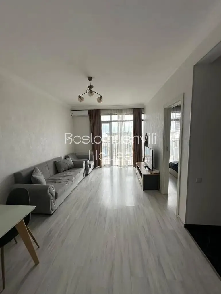 Квартира 55 м² с балконом в Надзаладеви 2
