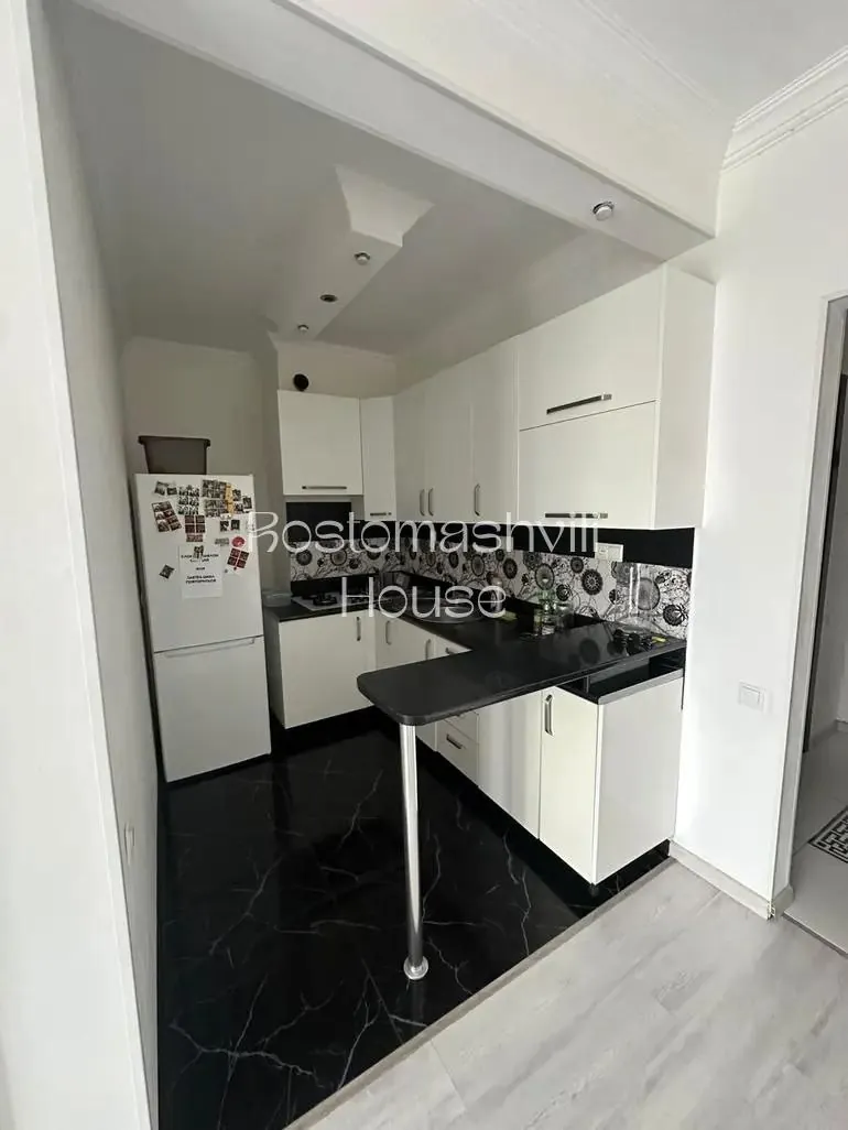 Квартира 55 м² с балконом в Надзаладеви 5