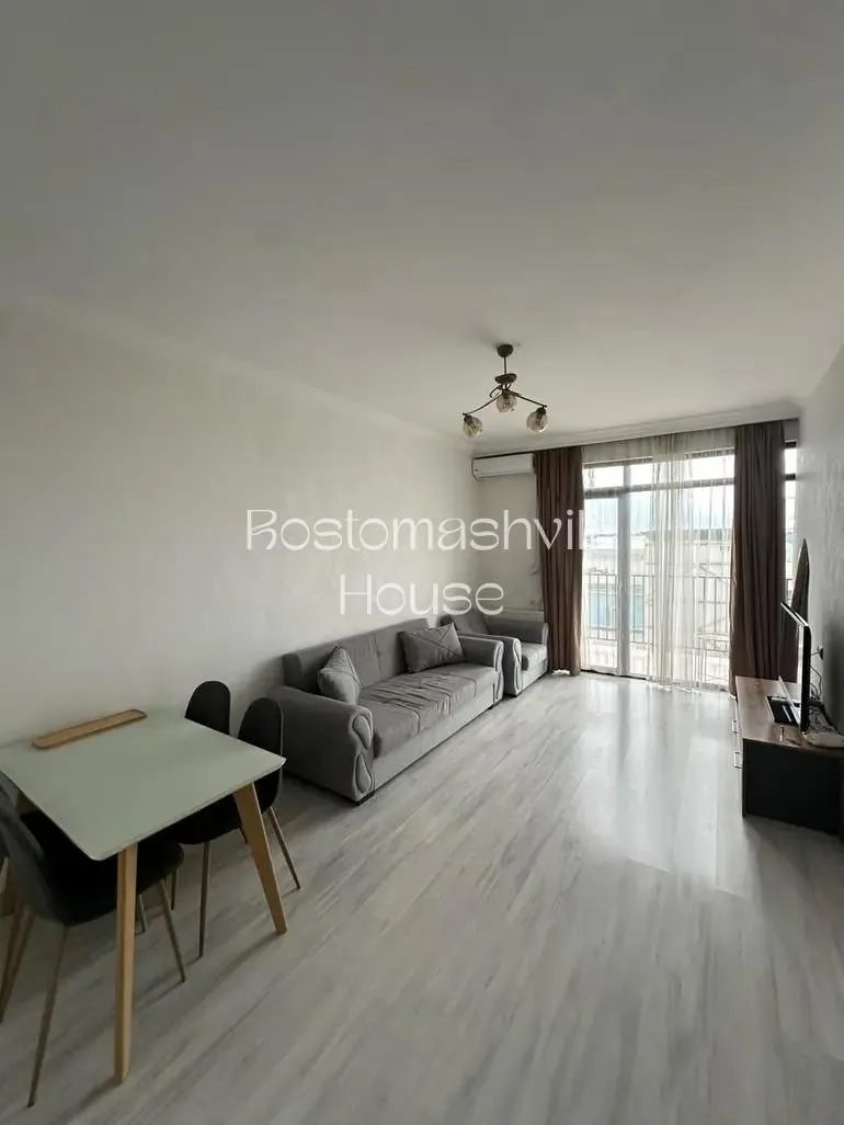 Квартира 55 м² с балконом в Надзаладеви 3