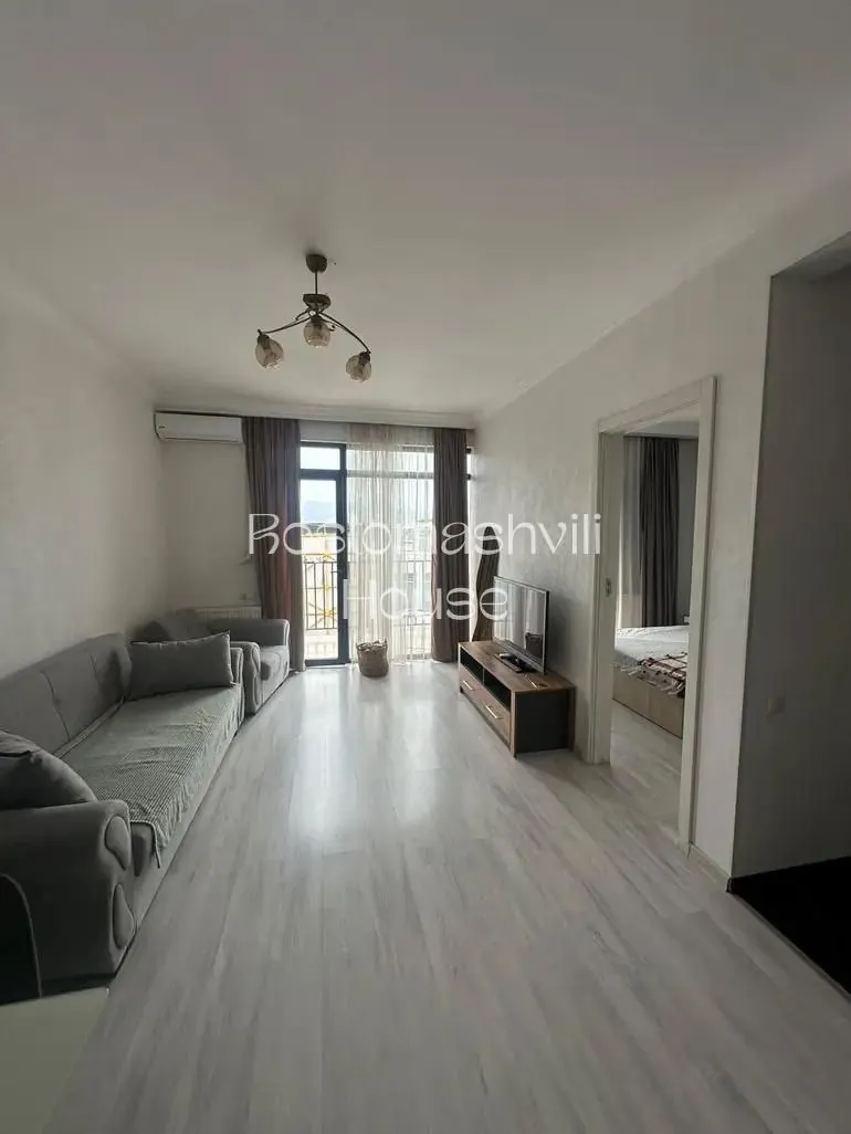 Квартира 55 м² с балконом в Надзаладеви 1