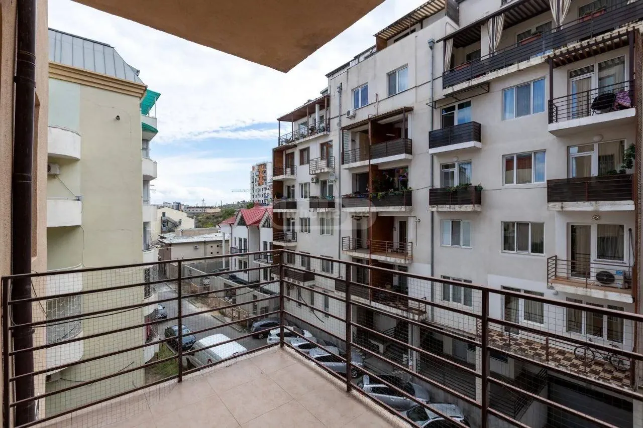 Квартира 120 м² с 3 комнатами в Сабуртало 2