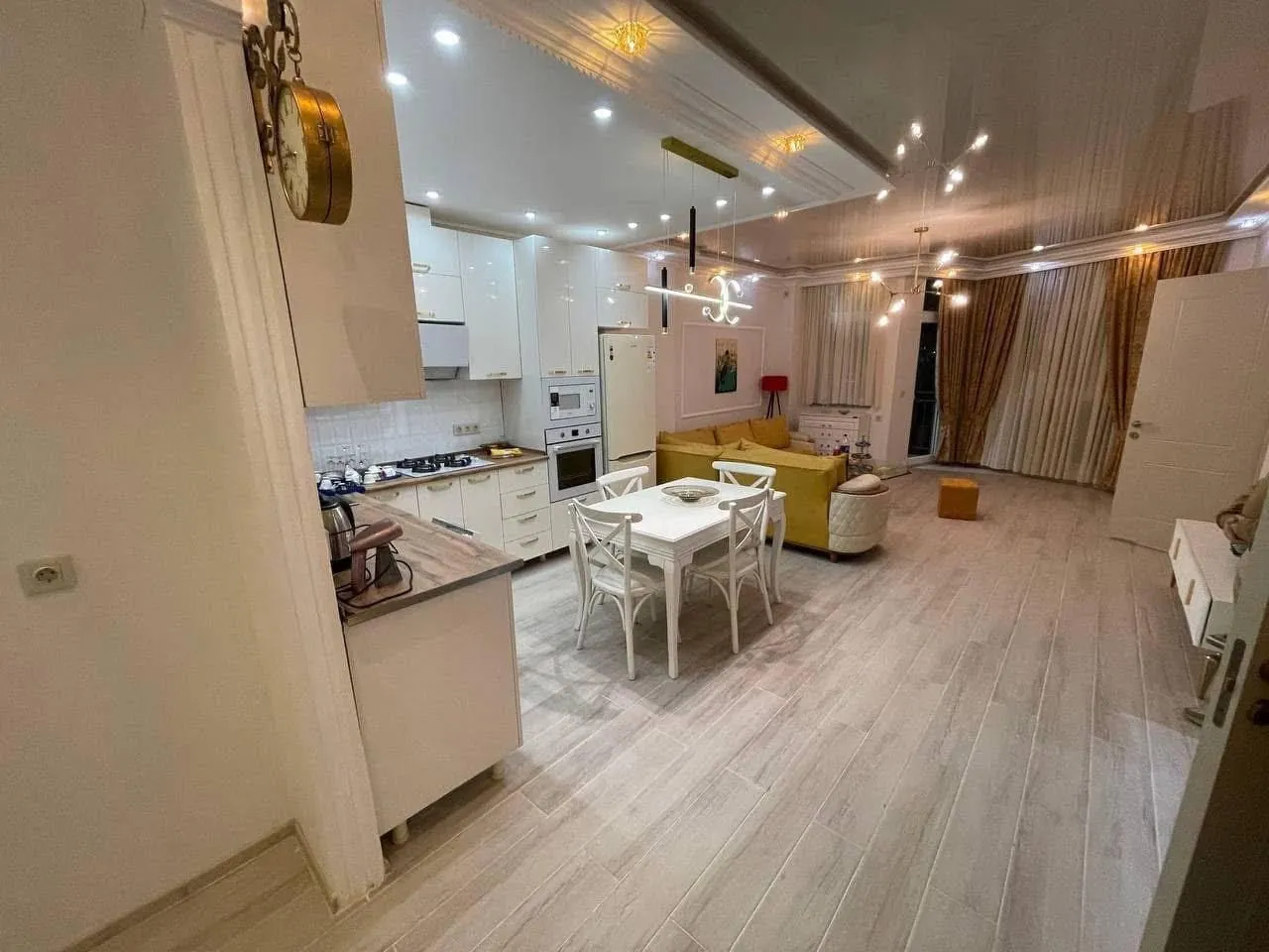 Квартира 80 м² с гардеробной на Инасаридзе 1