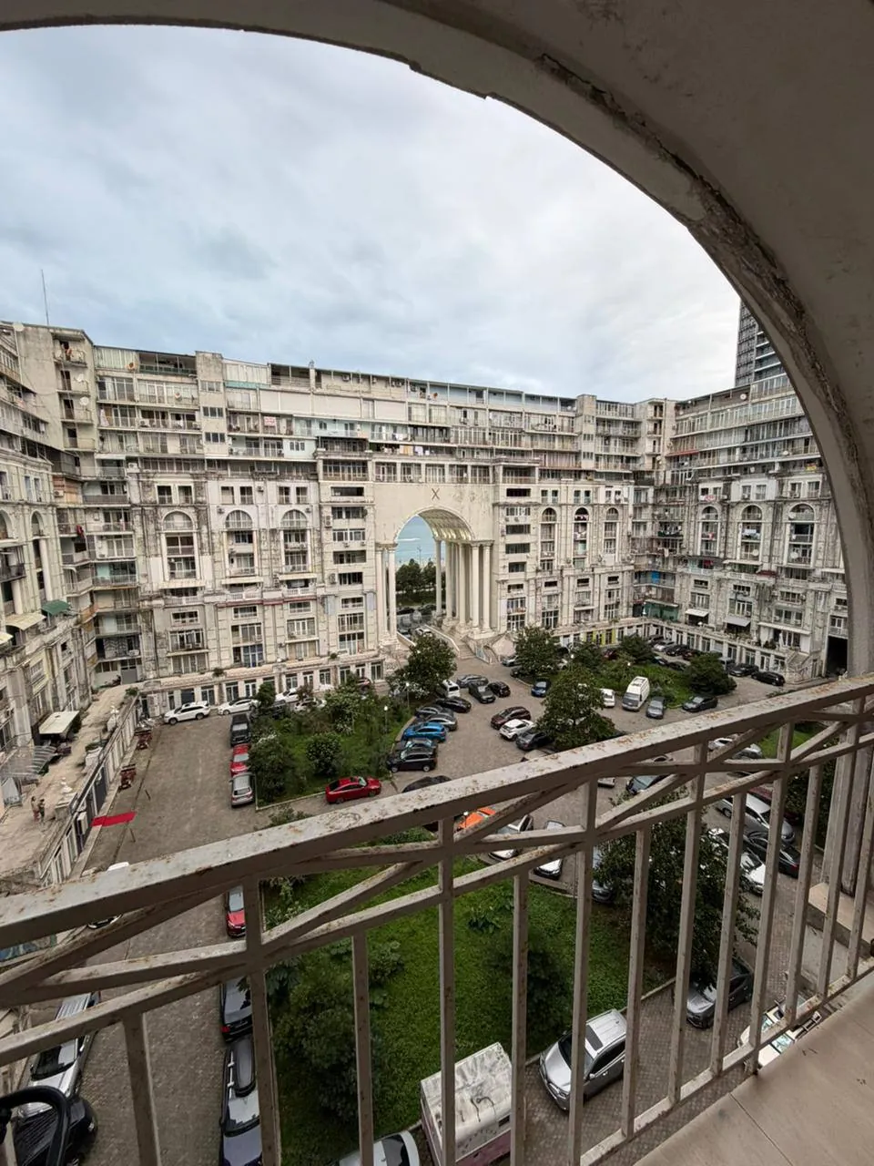 Квартира 65 м² с отдельной спальней на Химшиашвили 10