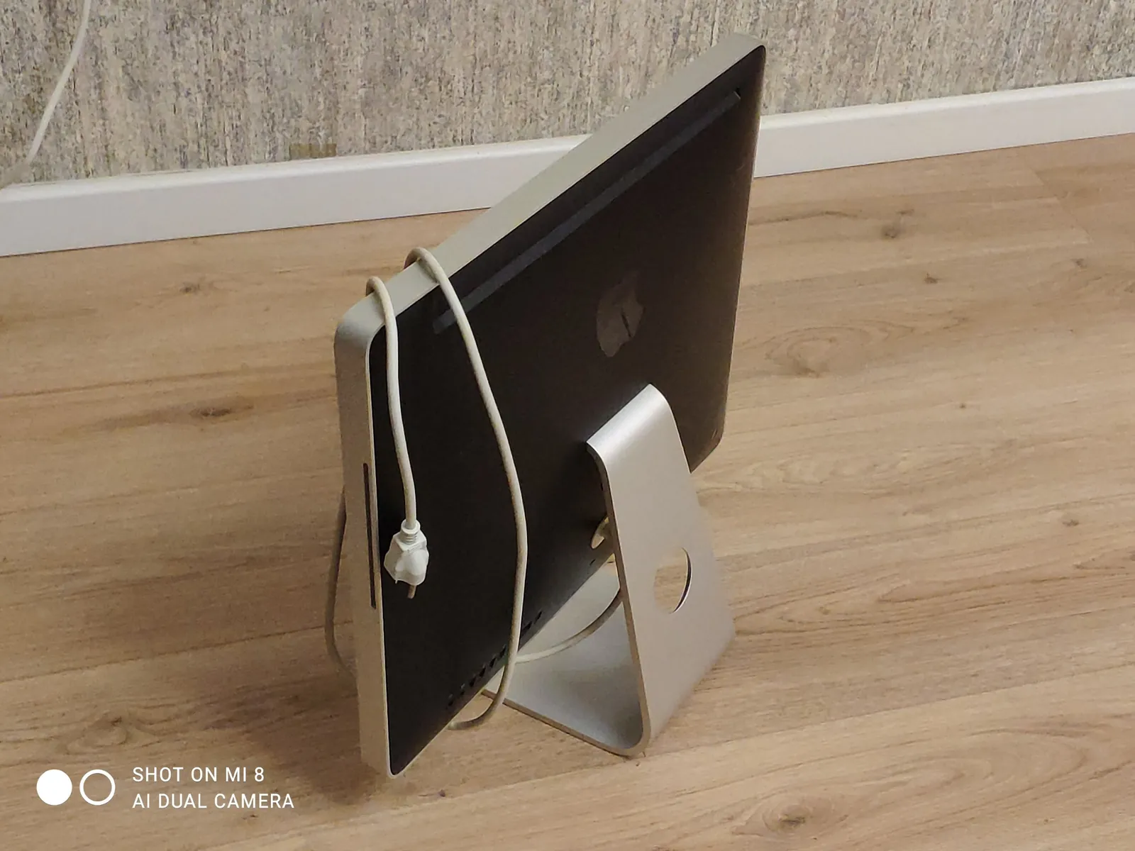 Компьютер iMac 2009 года 2