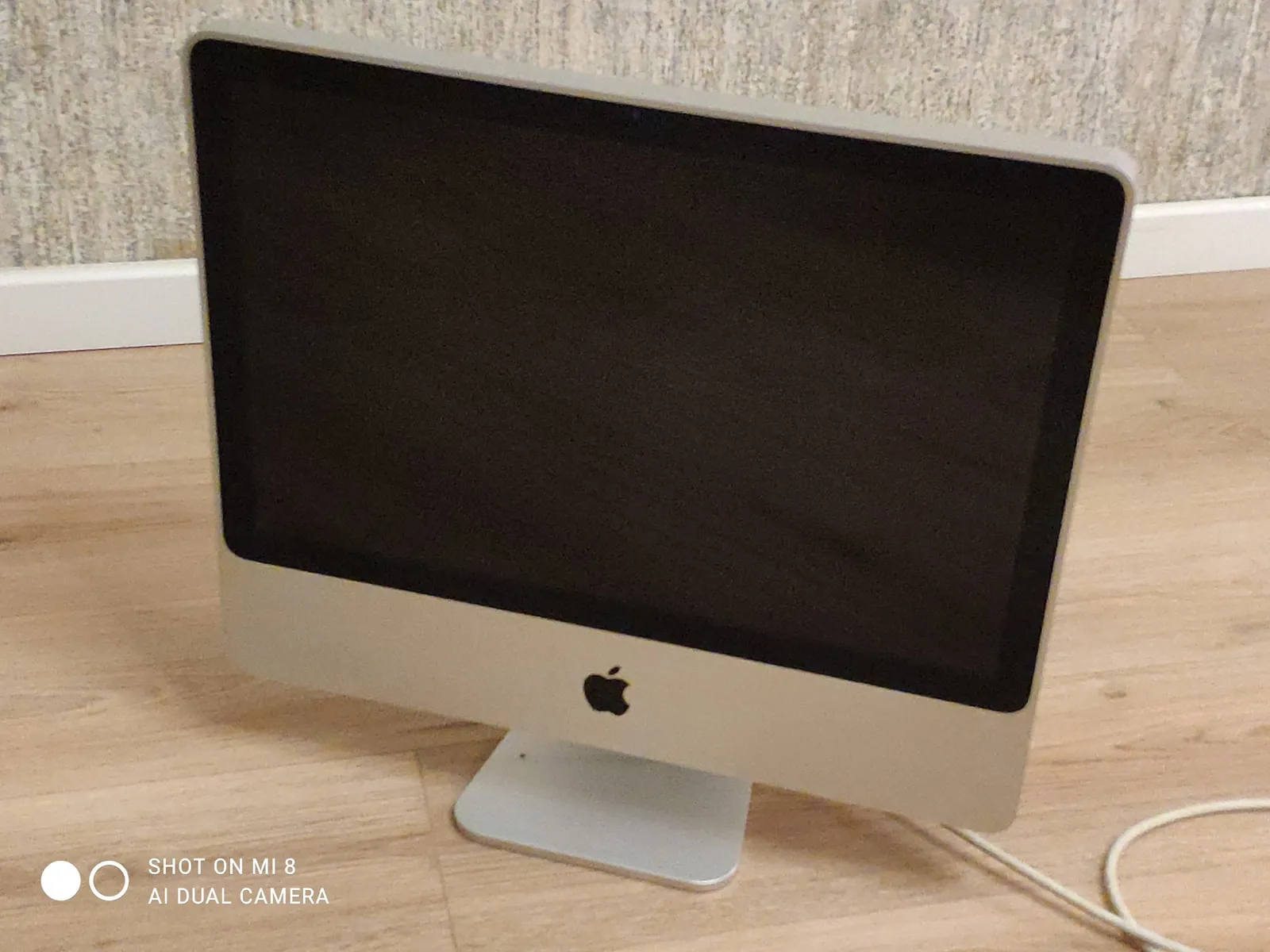 Компьютер iMac 2009 года 1