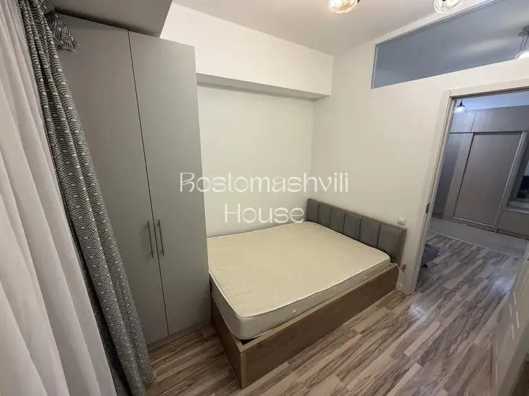 Квартира 80 м² с балконом в Ваке 6