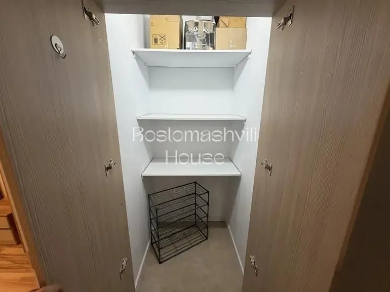 Квартира 80 м² с балконом в Ваке 8