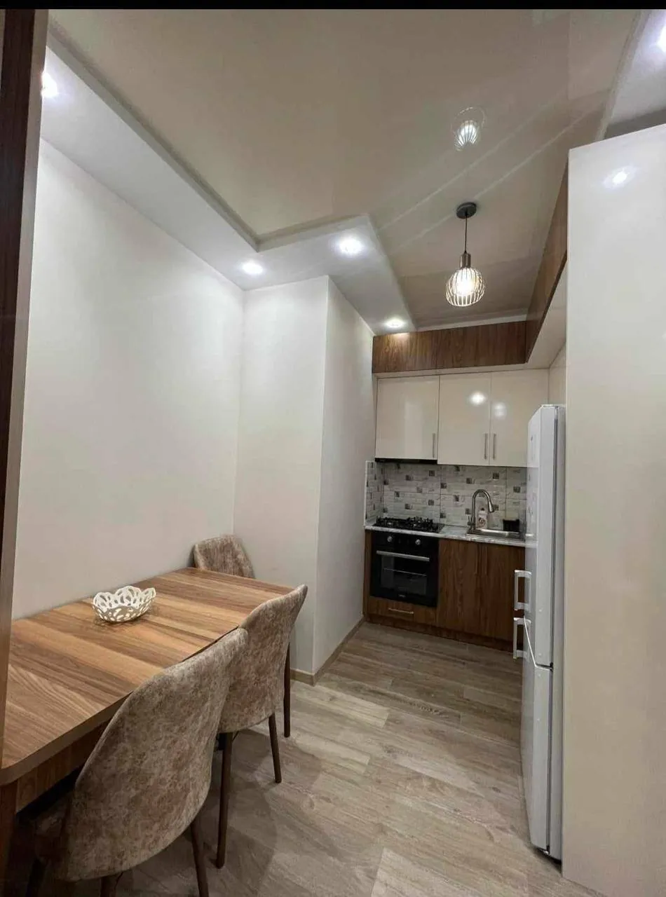 Квартира 75 м² с 2 балконами в Батуми 2