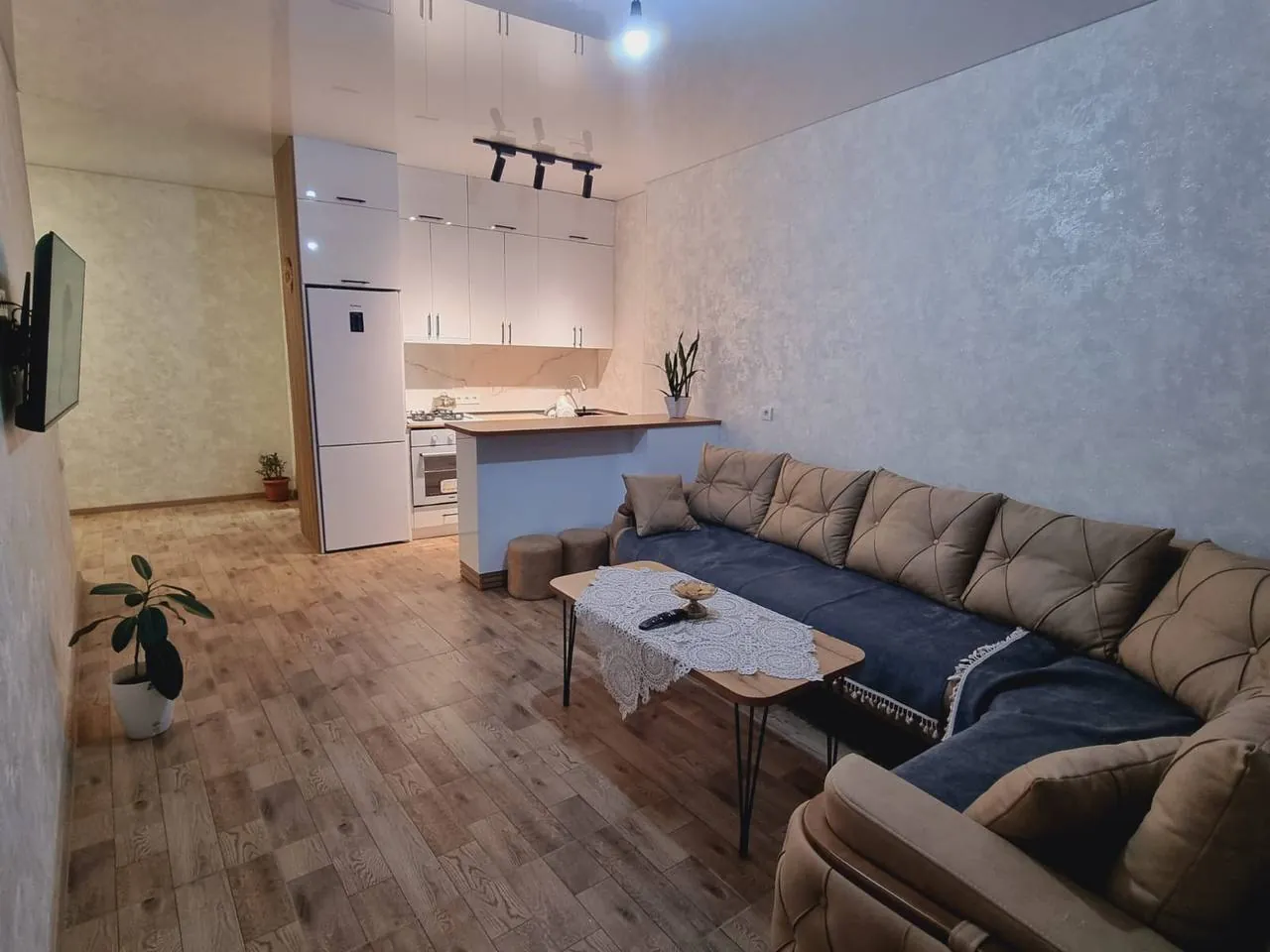 Квартира 65 м² с новым ремонтом в Батуми 2