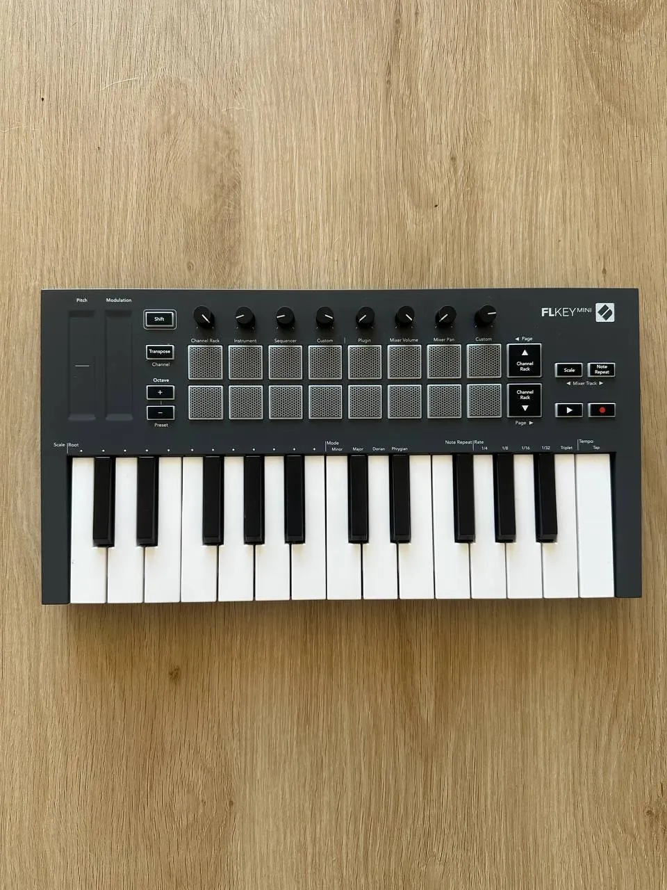 MIDI-клавиатура на 49 клавиш в идеальном состоянии 2