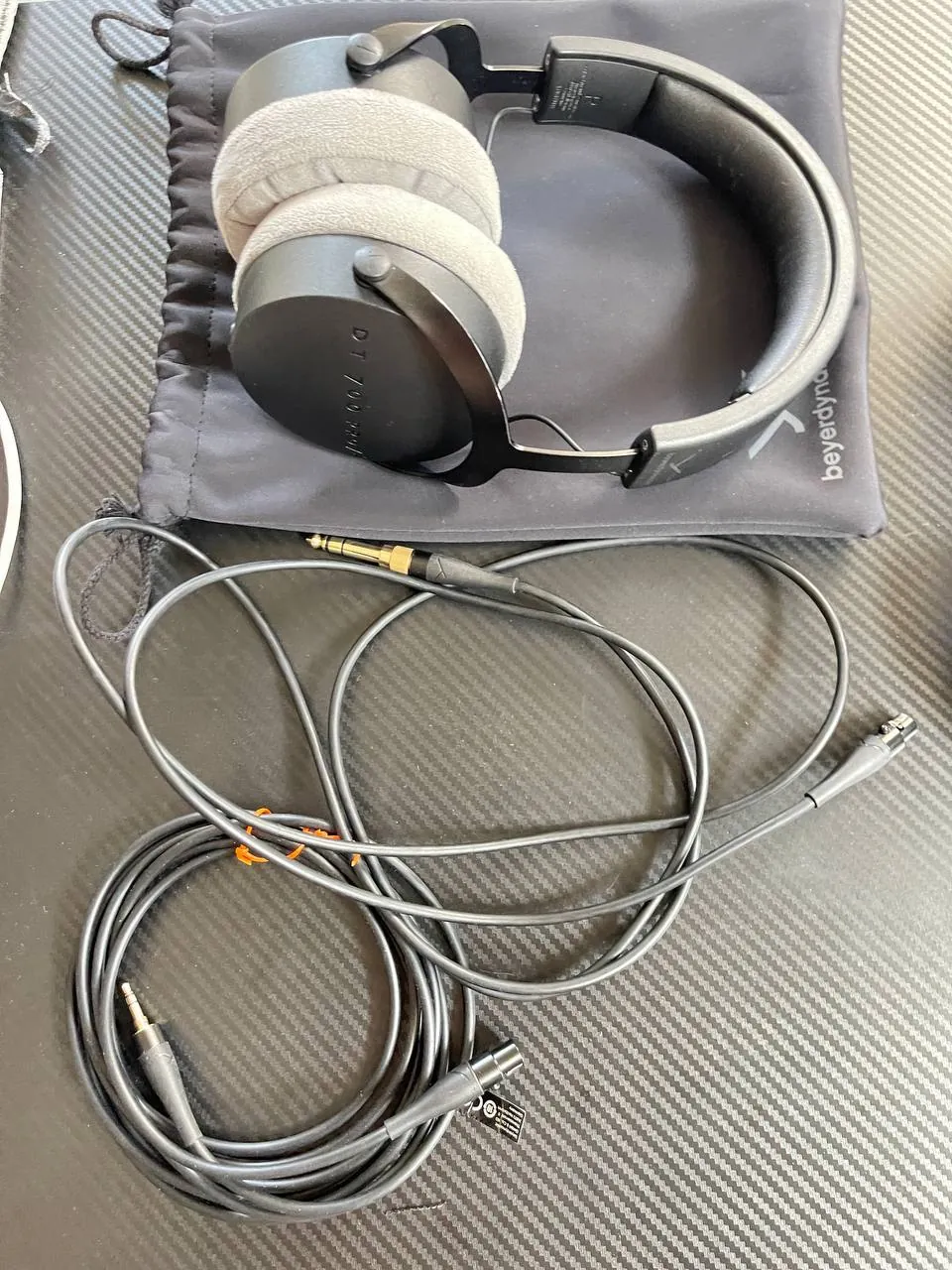 Студийные наушники Beyerdynamic DT 700 PRO X 6