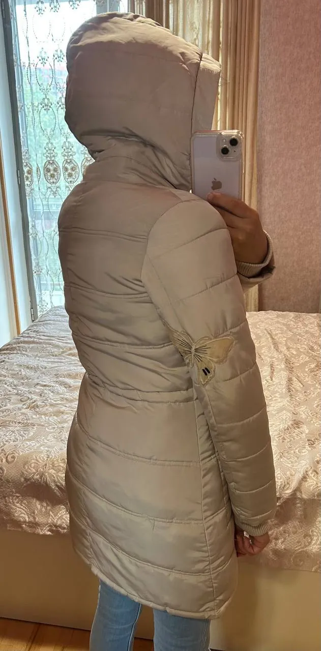 Удлинённая зимняя куртка размера S 2