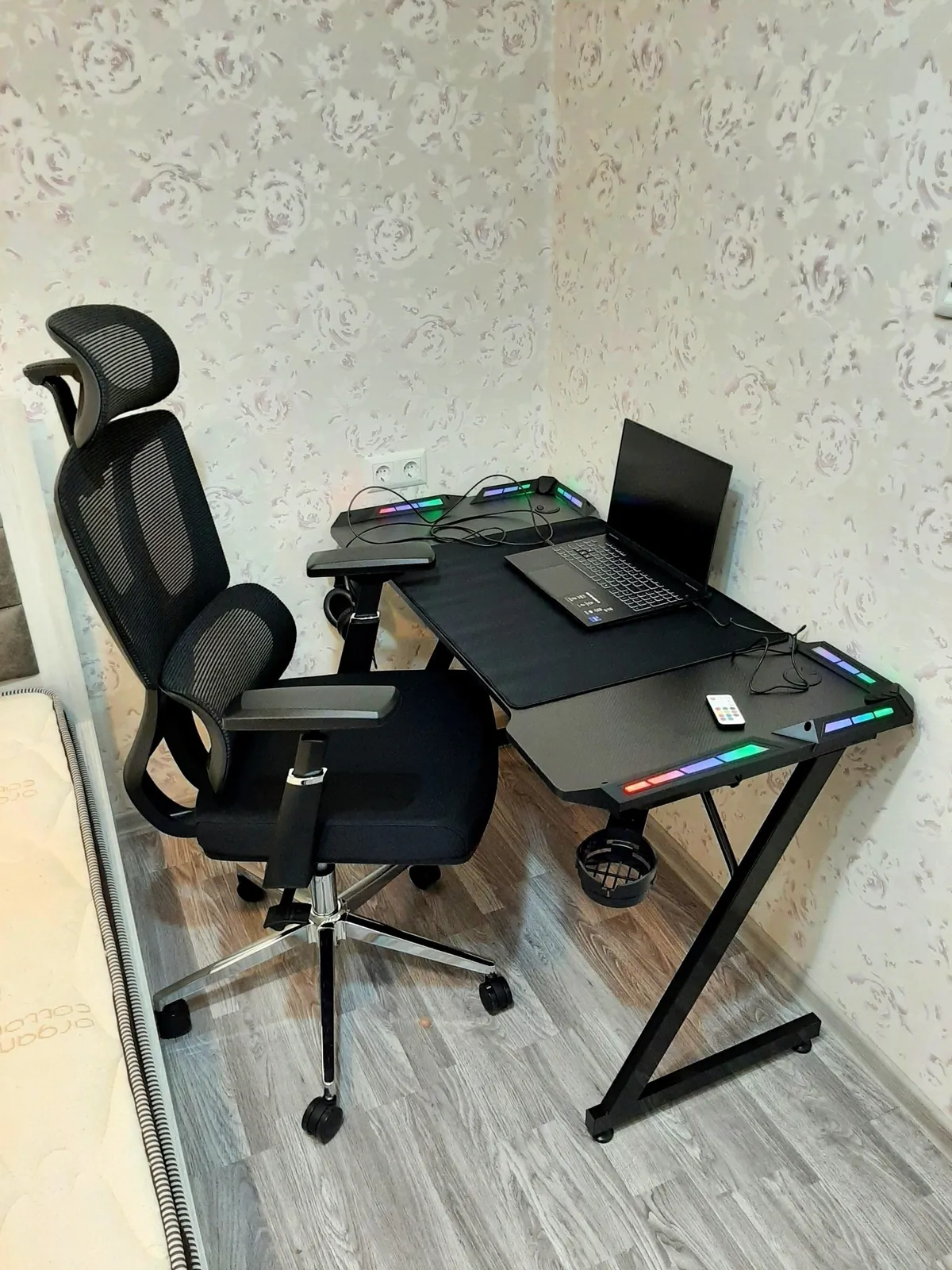 Игровой стол и ортопедическое кресло, комплект 1