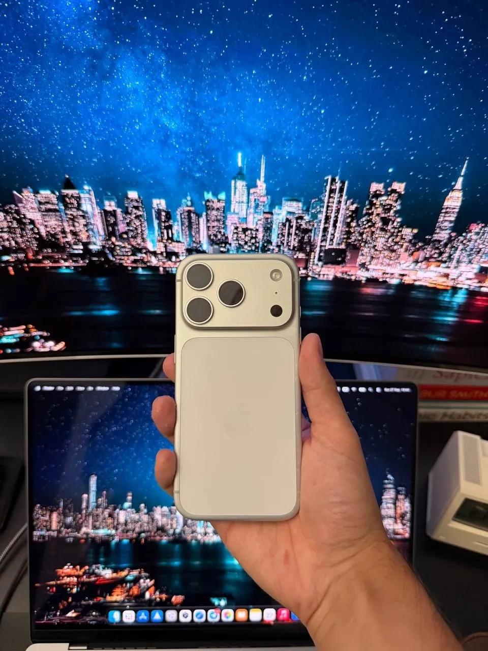 IPhone 17 Pro с Sim и eSIM, АКБ 89% 1