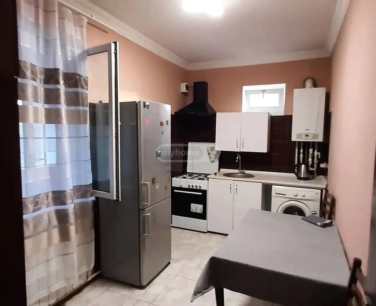 Дом 200 м² с двором в Чугурети 2