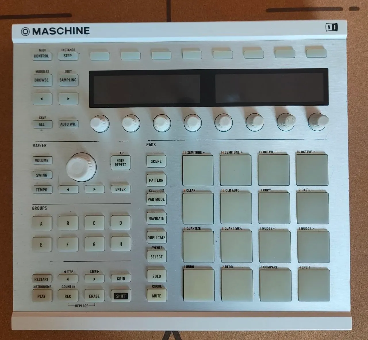 Контроллер Maschine MK1 1