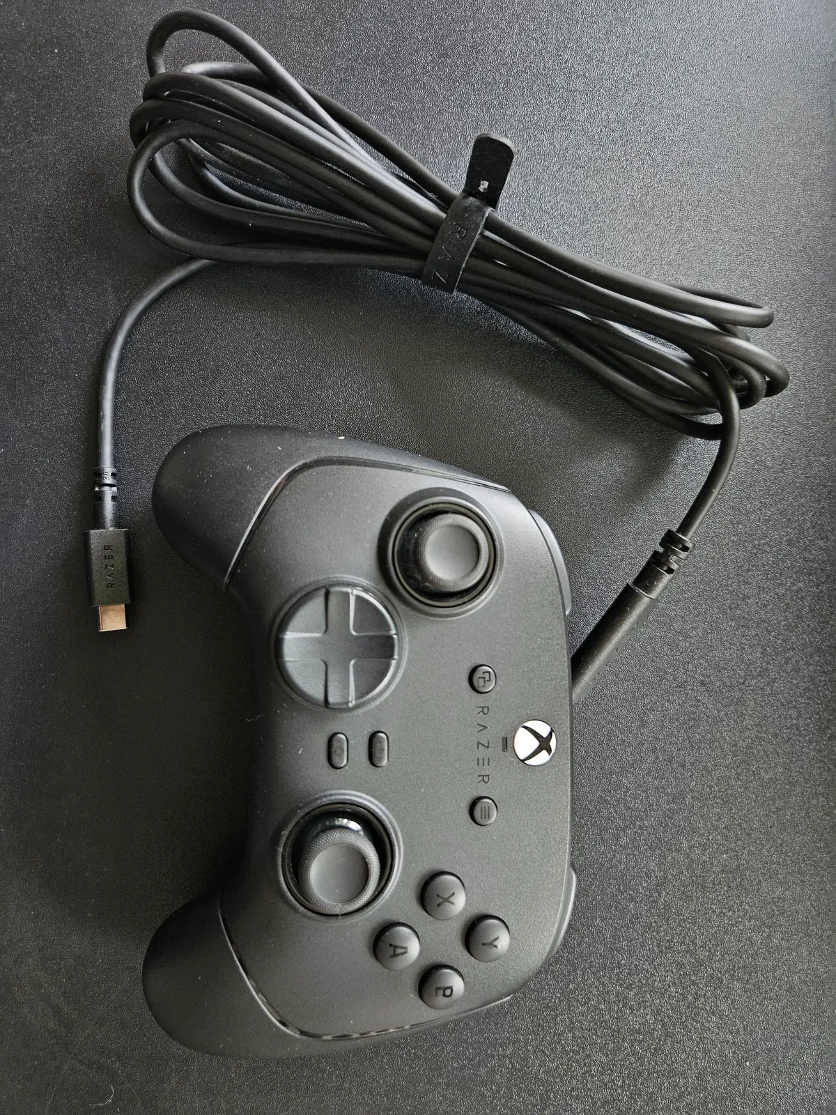 Контроллер Razer Wolverine V3 1