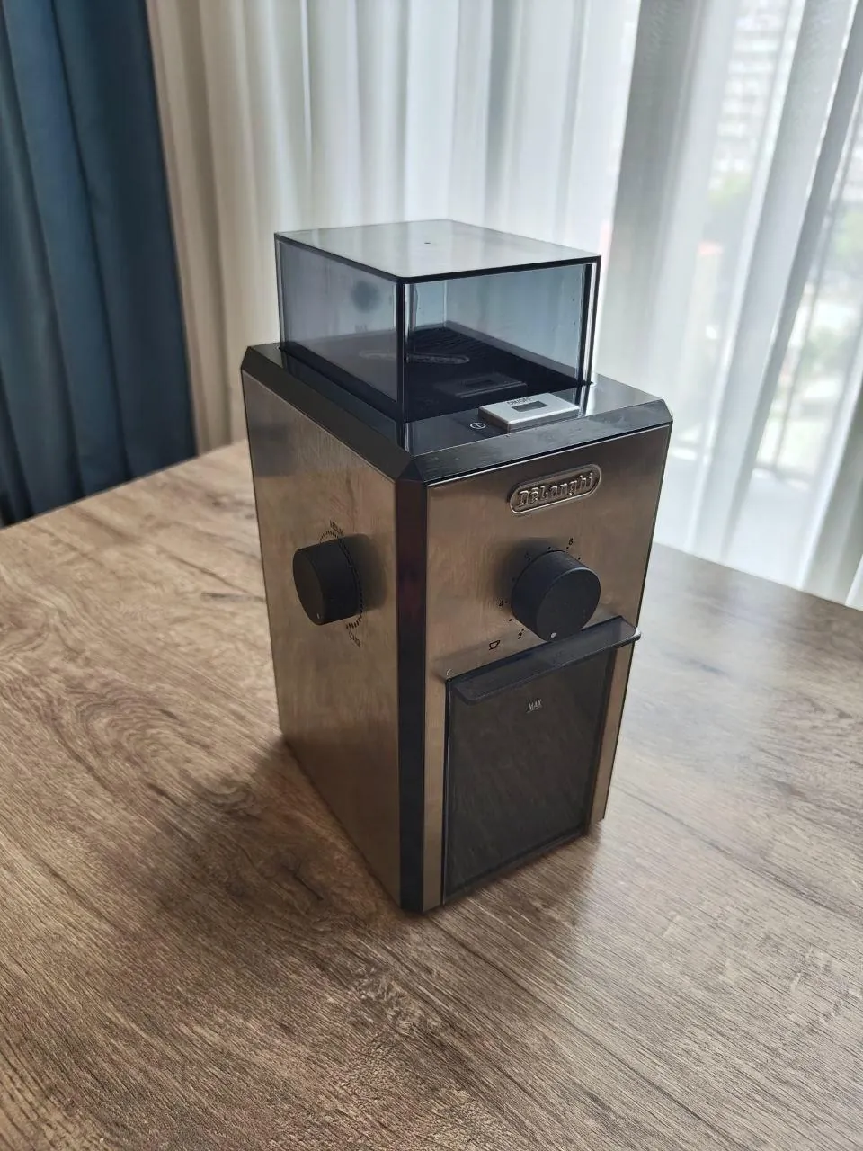 Кофемолка DeLonghi KG79 жерновая 1