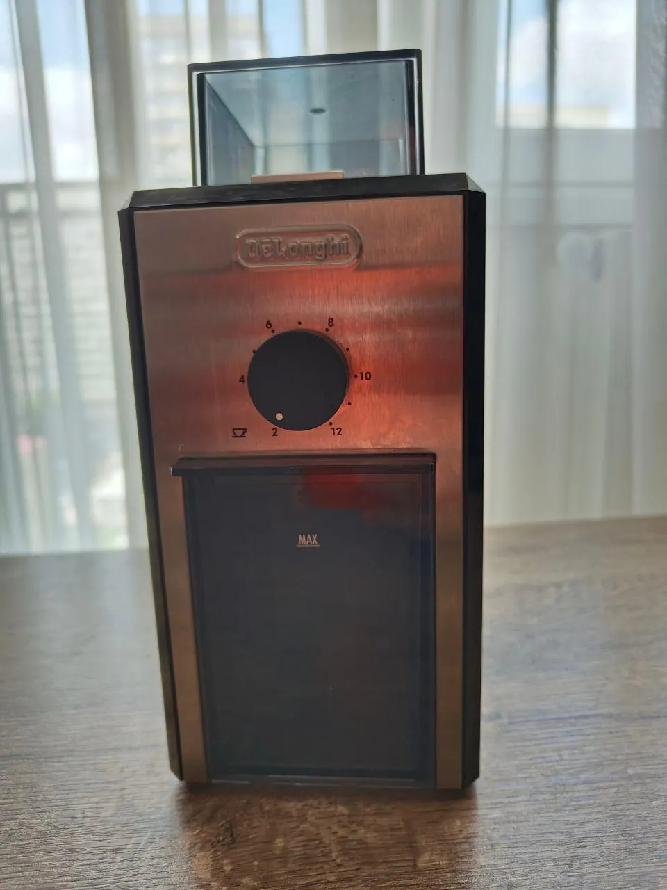 Кофемолка DeLonghi KG79 жерновая 2