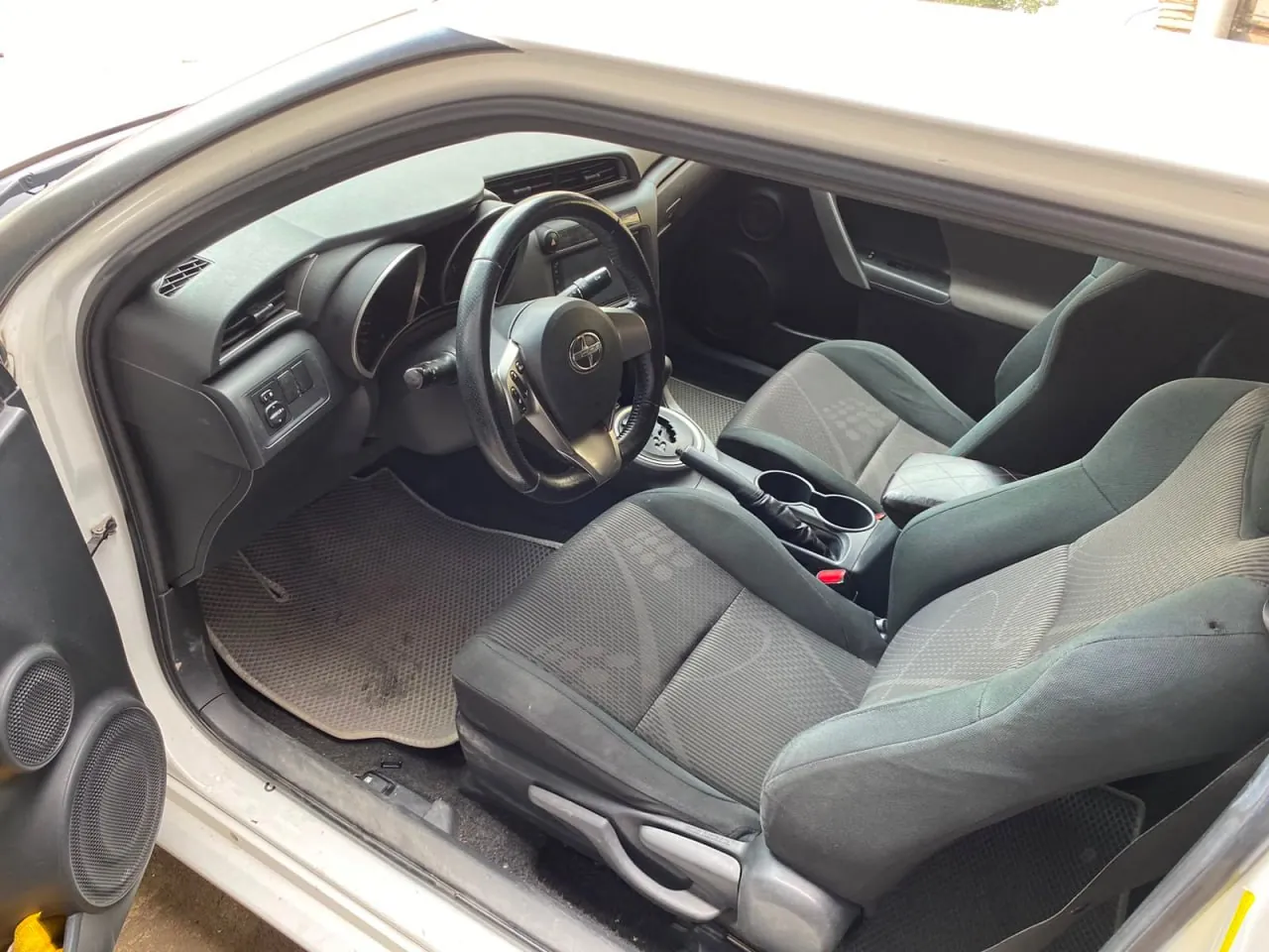 Scion tC 2010 2.5L автомат 5