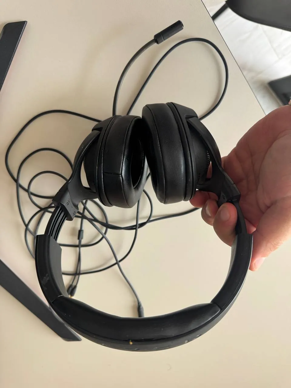 Клавиатура HyperX и наушники Razer 3