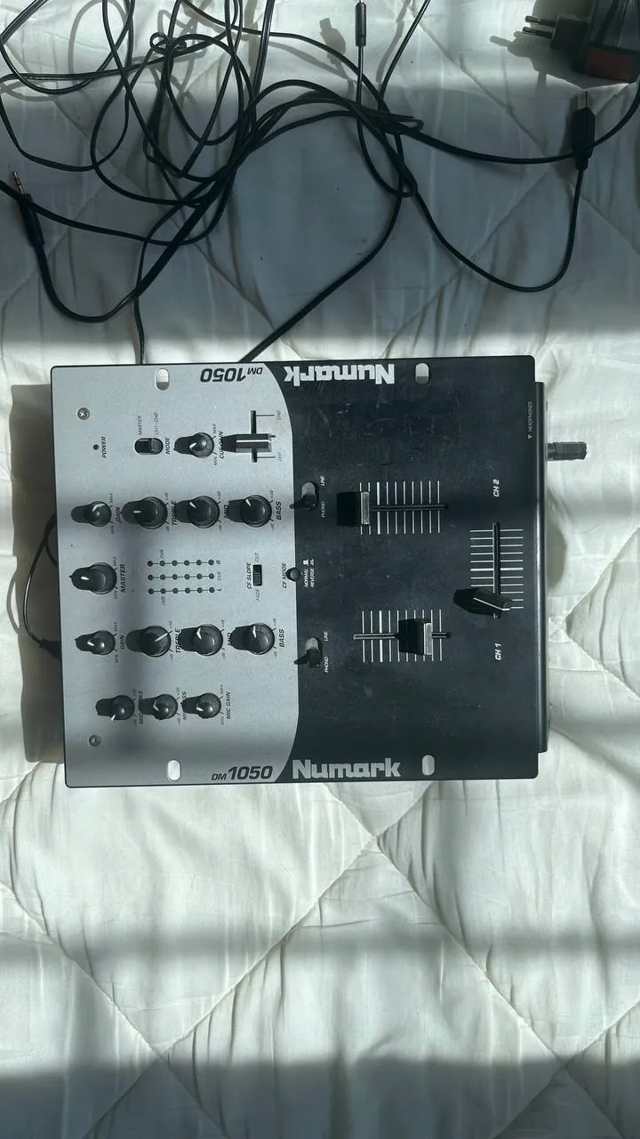DJ-микшер Numark DM1050 1